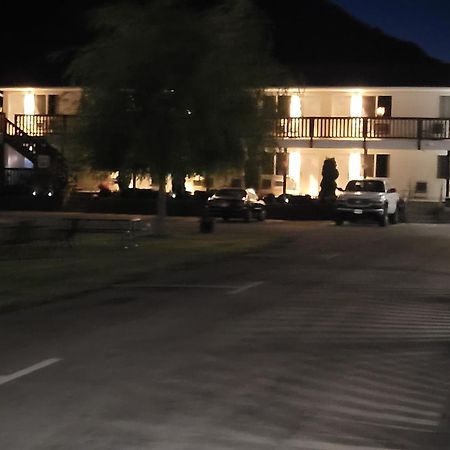 Elks Motel Keremeos Eksteriør billede