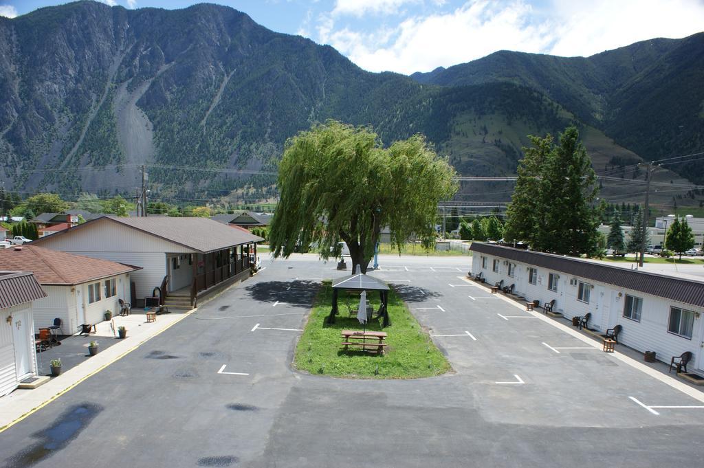 Elks Motel Keremeos Eksteriør billede
