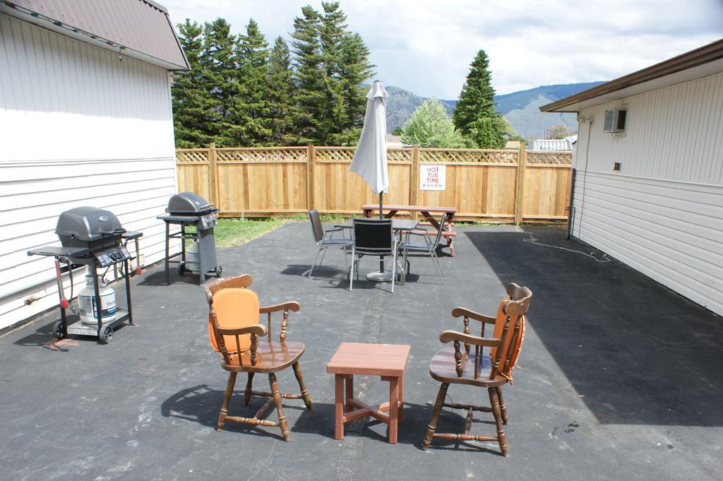Elks Motel Keremeos Eksteriør billede